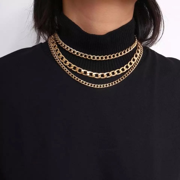 Jewelry - NEW 18k Gold plated Multilayered Necklace